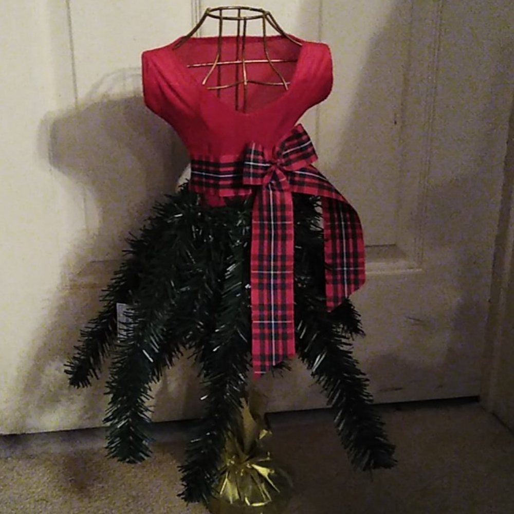COPY - Christmas Tabletop Mannequin